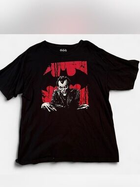 DC Comics Black Short-Sleeve Tee with Red and White Joker Graphic